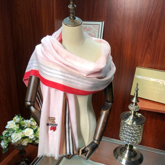 BURBERRY scarf - Picture 1 of 8